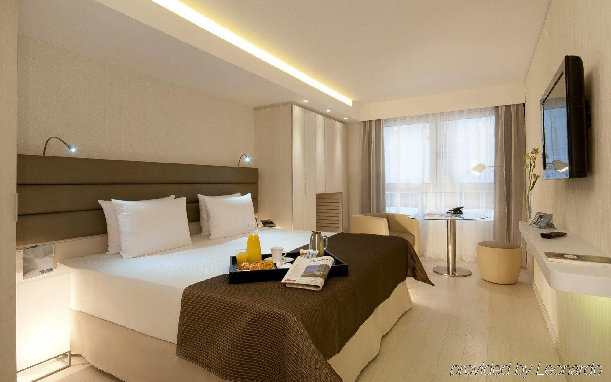 Hotel Eurostars Book